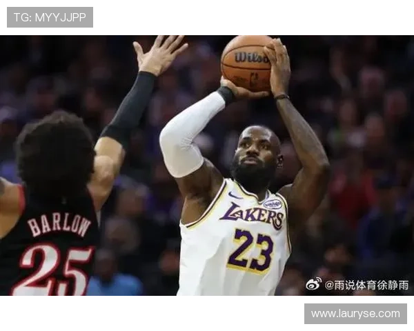 詹姆斯关键传球助攻绝杀上演经典胜利引领全场焦点